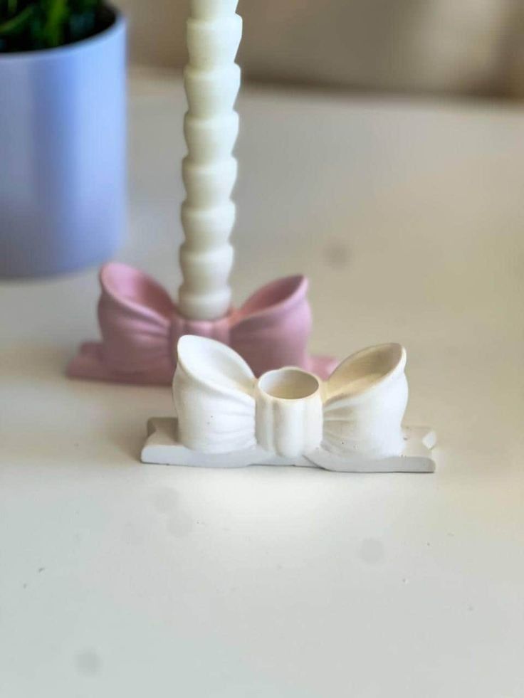 bow candle stand