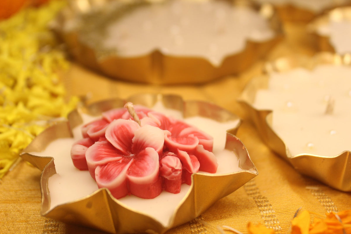 Big Pink Flower Urli Candle – view 2