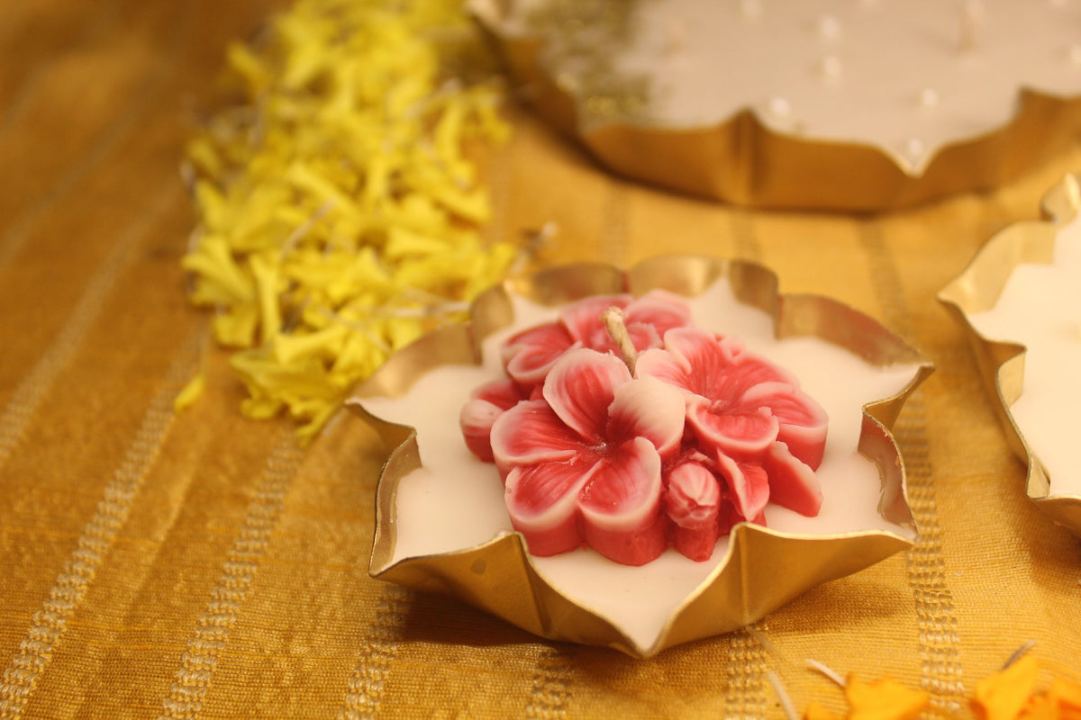 Big Pink Flower Urli Candle – view 3