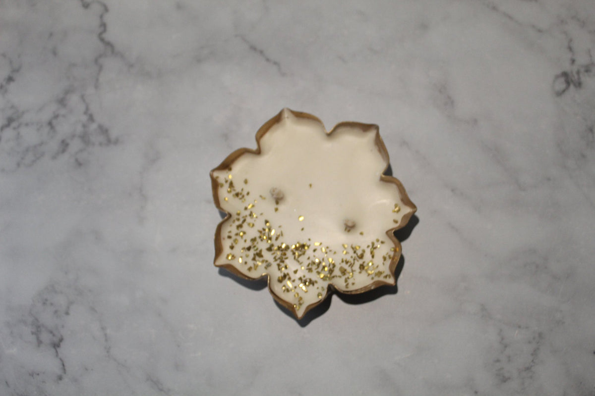Golden Flake Urli Candle – handmade by Ishq with Candles, Pune
